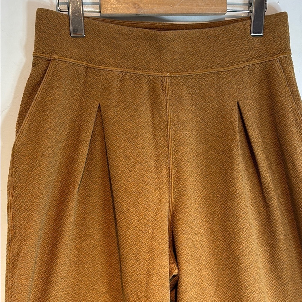 Lululemon Can You Feel The Pleat Crop pants Heathered Spiced Bronze size 10 - Picture 7 of 12